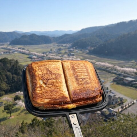 ホットサンドでピクニックサムネイル