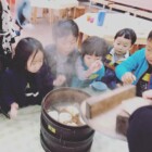 かまどで肉まん