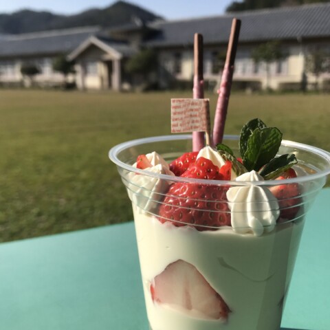 母の日いちごパフェサムネイル