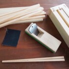ナチュラルバックヤードのかんなで削るお箸作り